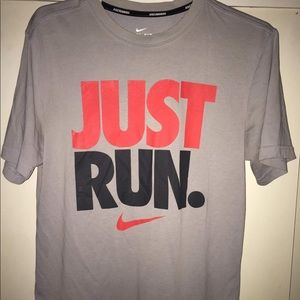 Nike running Tee!!!🔥🔥🔥🔥🔥